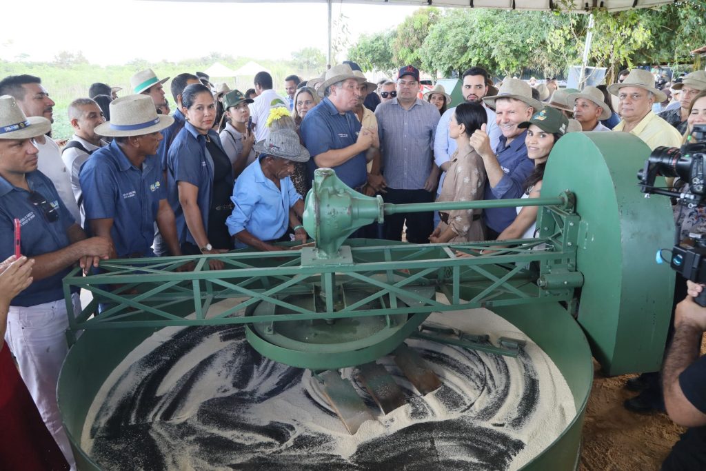 Polyanna Siqueira Campos encanta Agrotins com elegância e apoio à agricultura familiar