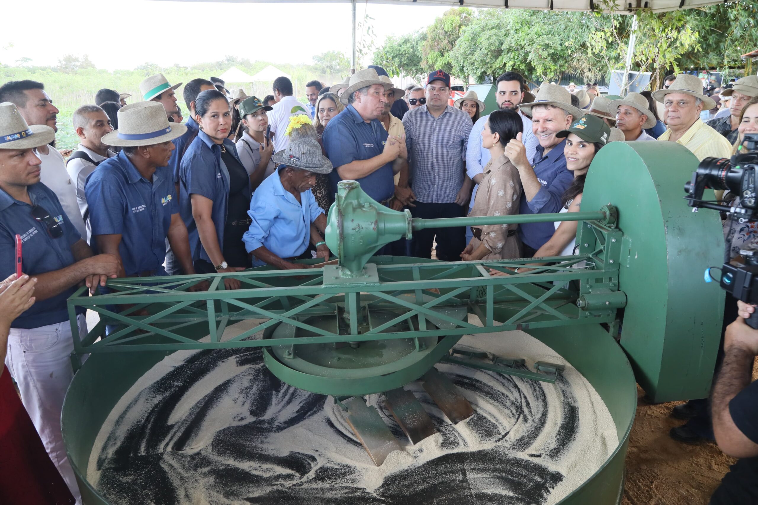 Polyanna Siqueira Campos encanta Agrotins com elegância e apoio à agricultura familiar