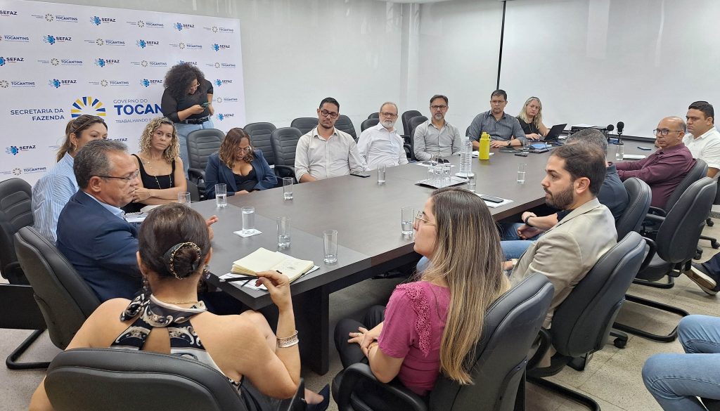 Governo do Tocantins demonstra que repasse do ICMS aos municípios está correto e cria grupo de trabalho 37 Representantes de Araguaína, Gurupi, Paraíso do Tocantins e Porto Nacional acompanham esclarecimentos sobre os repasses do ICMS promovidos pelo Governo do Tocantins