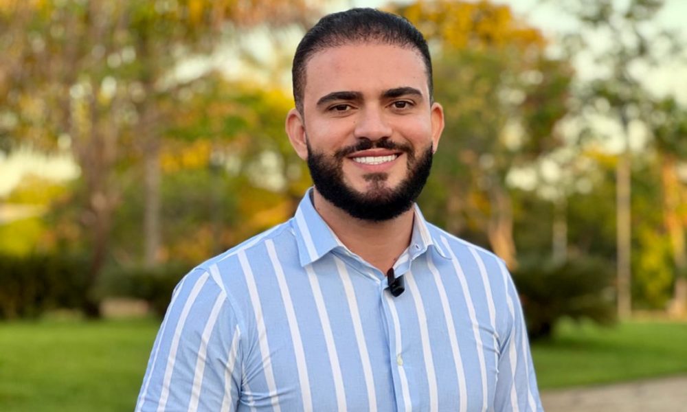 éo Barbosa com sua família em seu aniversário, celebrado com alegria e amor.