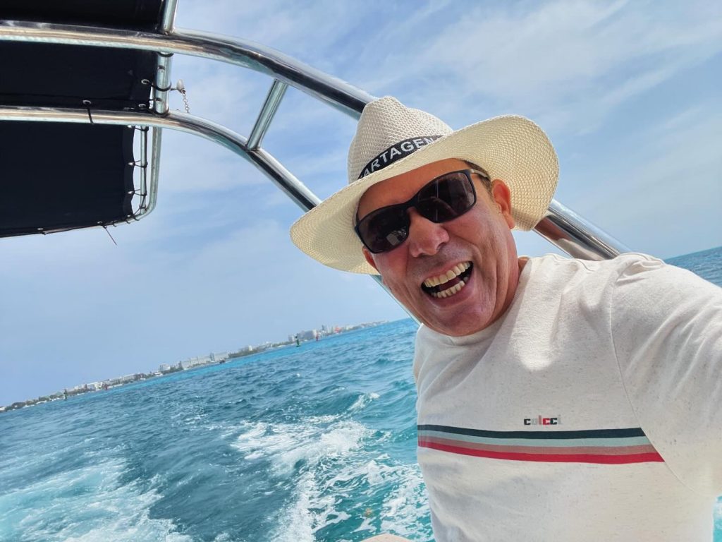 Hoje é o aniversário do jornalista Penaforte. Se ele não fosse jornalista, seria um viajante, conhecedor do mundo, transformando experiências em histórias