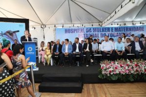 Eduardo Siqueira Campos discursa durante solenidade em Palmas – Foto: Edu Fortes