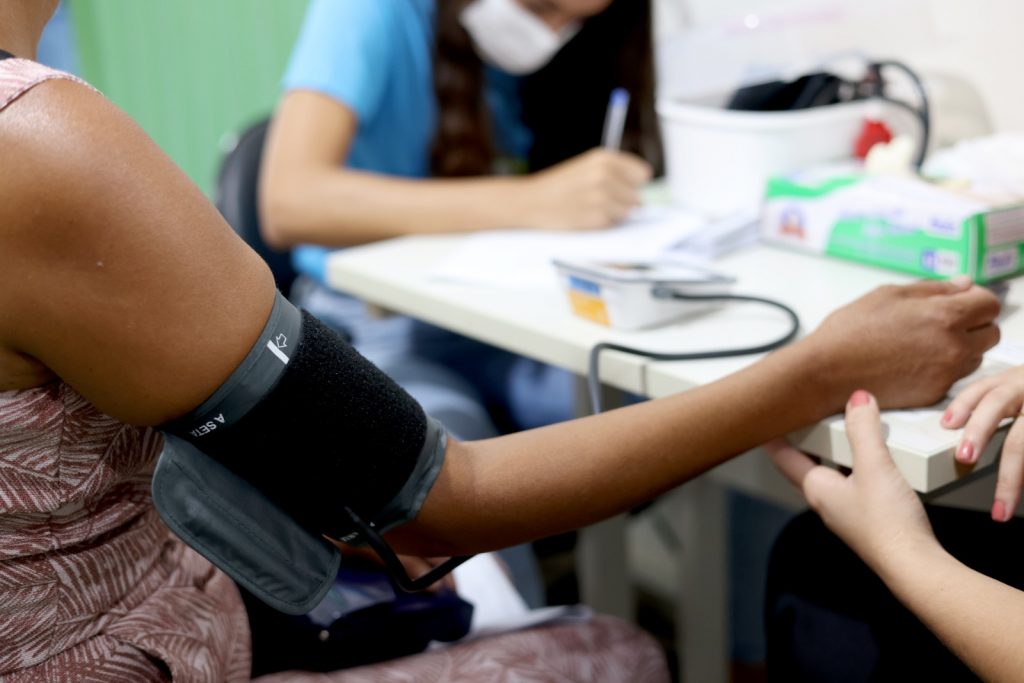 Proposta busca viabilizar que os exames laboratoriais atendam às necessidades reais dos pacientes, priorizando as demandas de acordo com o nível de complexidade – Foto: Arquivo Semus