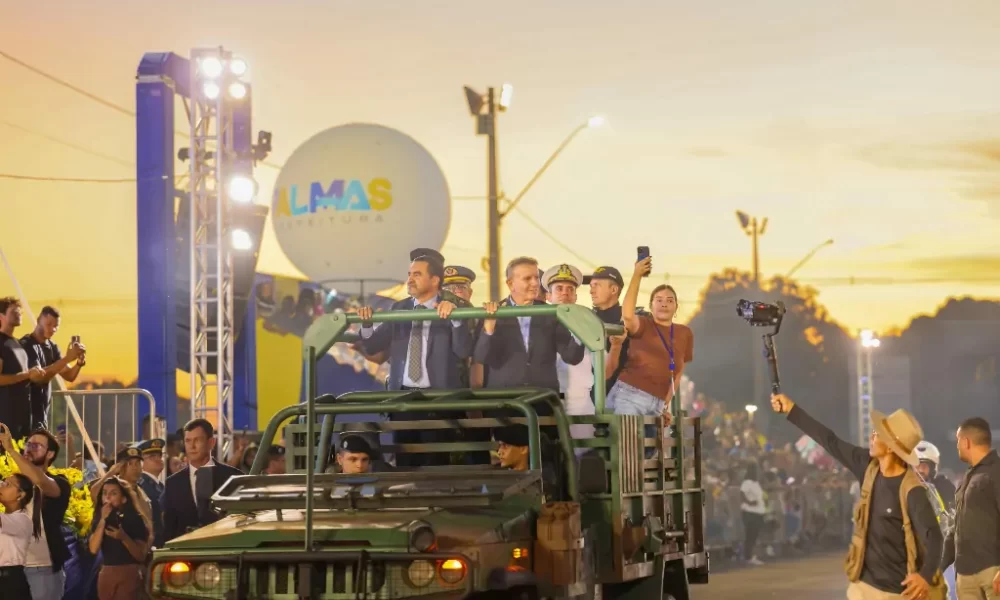 Revista às Tropas, pelo prefeito de Palmas, governador do Tocantins e autoridades militares – Foto: Regiane Rocha