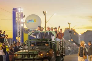 Revista às Tropas, pelo prefeito de Palmas, governador do Tocantins e autoridades militares – Foto: Regiane Rocha