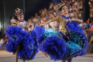 Público presente no primeiro dia do evento já pôde apreciar belas apresentações juninas, como a da ETI Almirante Tamandaré – Foto: Júnior Suzuki