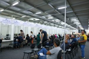 Mais de mil contribuintes estão sendo atendidos por dia no Parque do Povo – Foto: Regiane Rocha