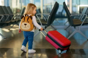 Autorização Eletrônica de Viagem (AEV) digital chega em minutos ao celular dos pais e pode ser emitida sem sair de casa