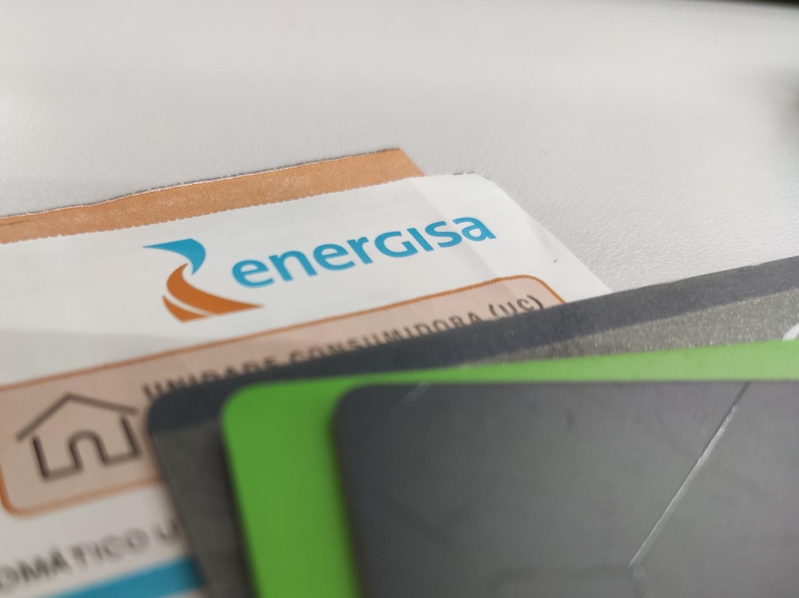 Conta de energia: entenda sua fatura e economize 37 Saiba como interpretar sua conta de energia e usar essas informações para reduzir o consumo, segundo especialistas da Energisa Tocantins.