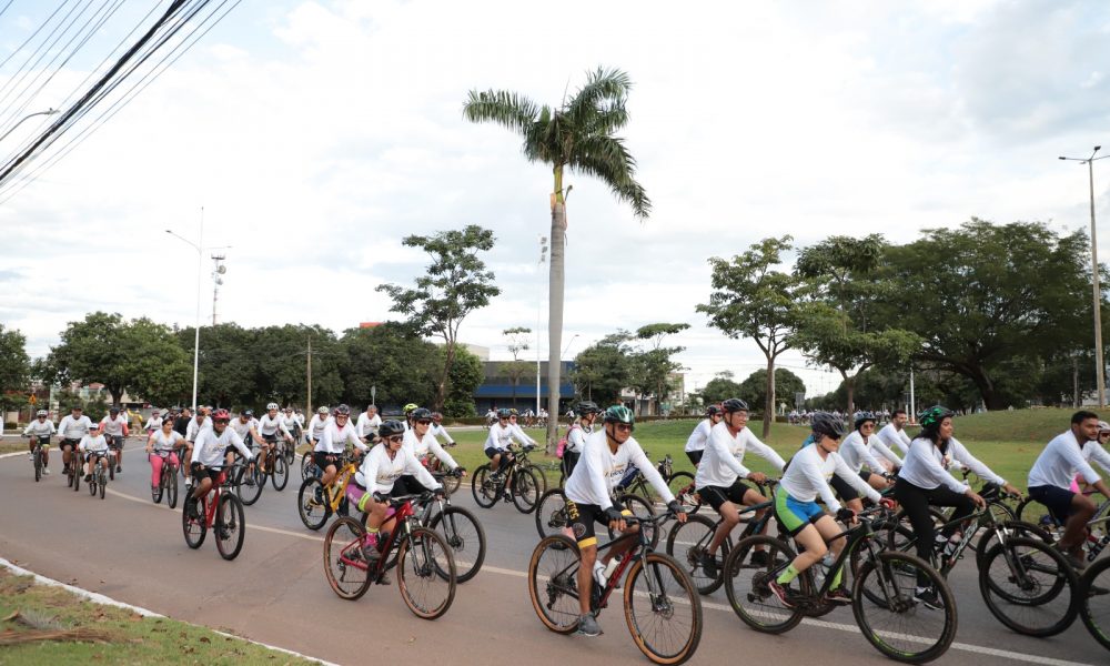 Passeio teve o objetivo de sensibilizar a população sobre os índices de sinistros e mortes envolvendo ciclistas e incentivar o respeito no trânsito