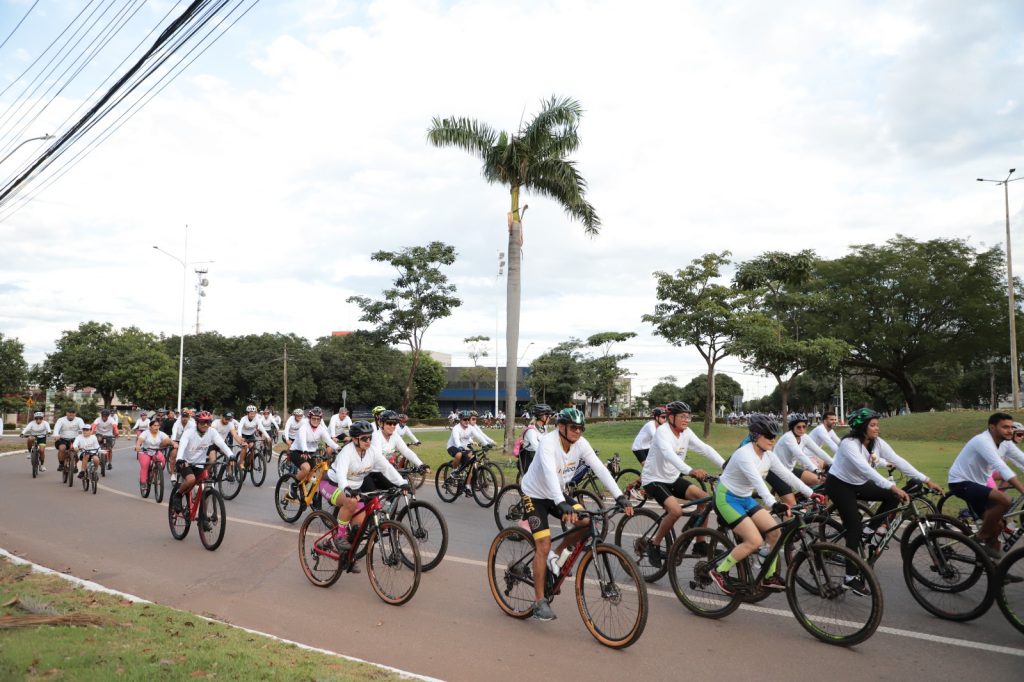 Passeio teve o objetivo de sensibilizar a população sobre os índices de sinistros e mortes envolvendo ciclistas e incentivar o respeito no trânsito