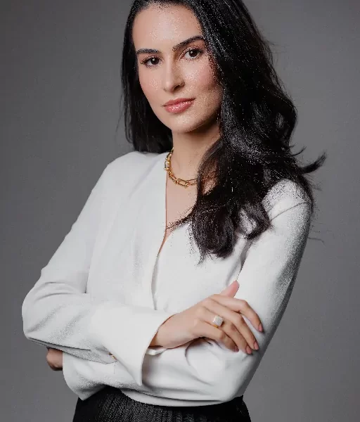 Médica dermatologista Yasmin Pugliesi comemora novo ciclo neste domingo, 1º de junho