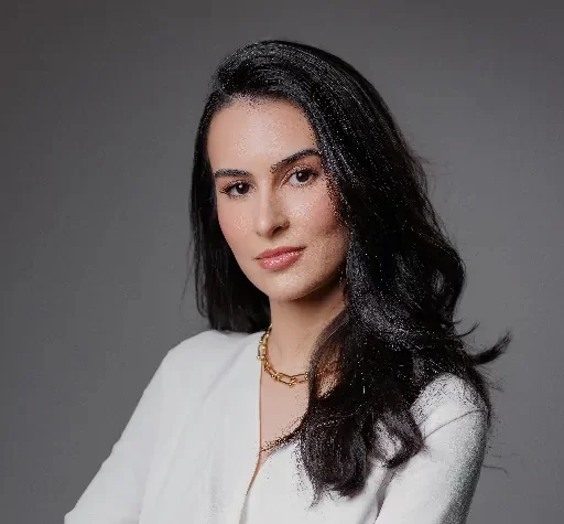 Médica dermatologista Yasmin Pugliesi comemora novo ciclo neste domingo, 1º de junho
