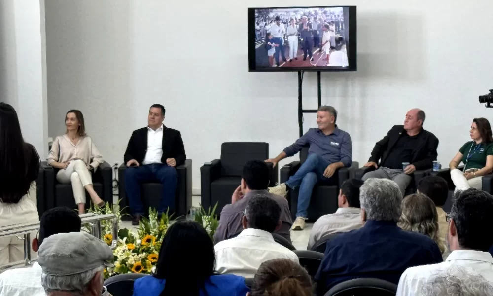 Palmas abre Semana do Meio Ambiente com anúncio do Jardim Zoobotânico e assinatura de decreto pelo prefeito Eduardo Siqueira Campos.
