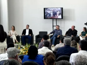 Palmas abre Semana do Meio Ambiente com anúncio do Jardim Zoobotânico e assinatura de decreto pelo prefeito Eduardo Siqueira Campos.