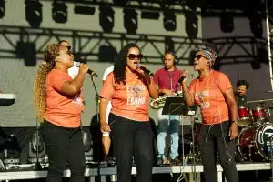 Grupo Vozes de Ébano aborda o tema com humor e reflexão em novo vídeo" Caixa de entrada