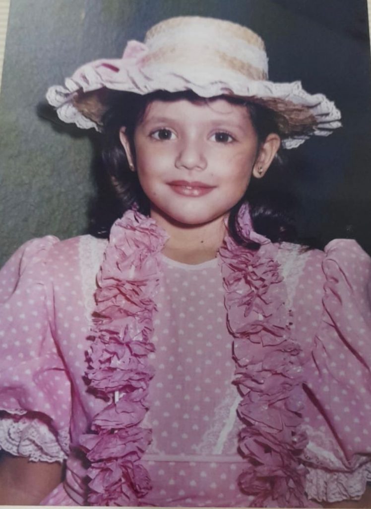 munyque fernandes criança vestida de caipirinha