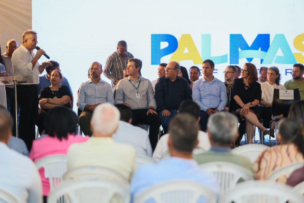 Prefeito Eduardo Siqueira Campos entrega etapa número 1 do primeiro parque urbano que beneficia diretamente mais de 60 mil pessoas da região sul de Palmas