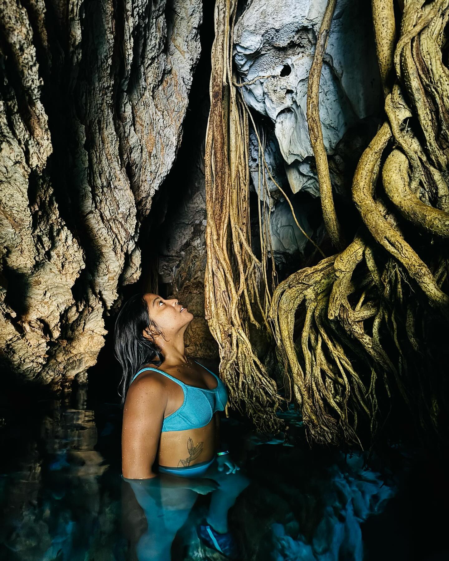Juliana Marins: uma alma viajante que agora descansa em paz 39 ela radiante diante de uma paisagem deslumbrante — possivelmente durante sua passagem pelo Jalapão.