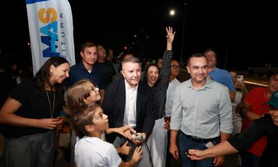 Prefeito Eduardo Siqueira Campos entrega iluminação em LED em trecho da Avenida JK, na entrada da cidade – Foto: Flávio Cavalera