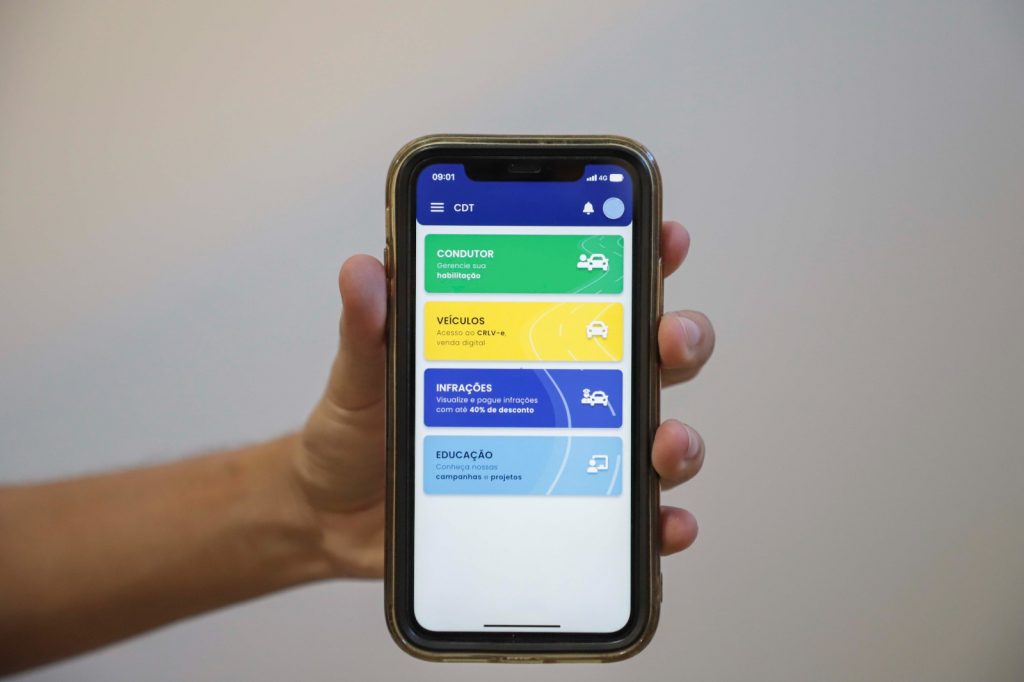 Disponível para Android e IOS de forma gratuita, aplicativo permite usuários a terem acesso a serviços do órgão