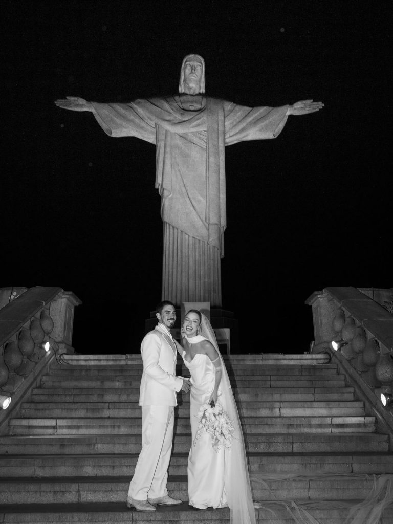 Giovanna Lancellotti e Gabriel David se casam no Cristo Redentor