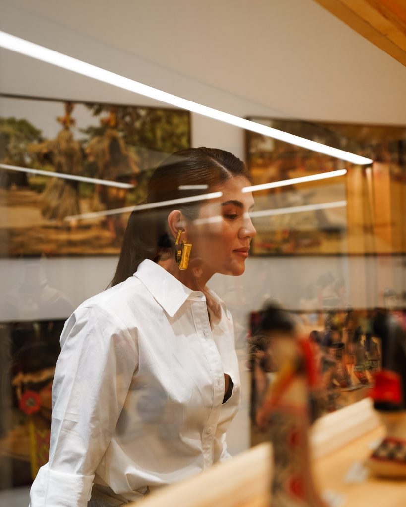 Letícia Coelho veste cultura: nova estampa homenageia marcos do Tocantins