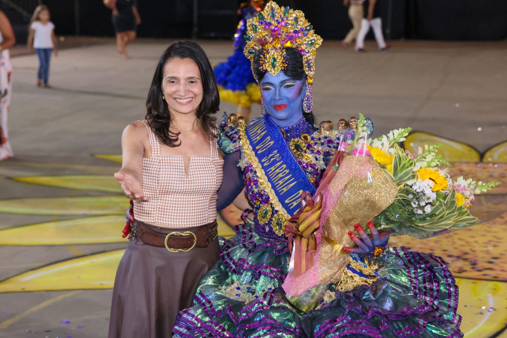 Primeira-dama do municipio, Polyanna Siqueira Campos parabeniza Rainha eleita do 33º Arraiá da Capital – Foto: Júnior Suzuki