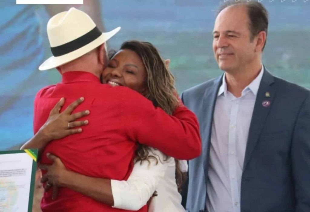 Imagem mostra Lula em Araguatins durante visita presidencial ao Tocantins, com entregas e anúncio de ações para a UFT.