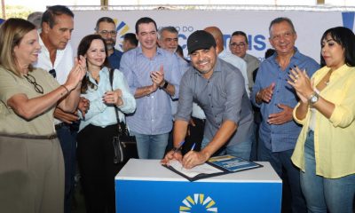 Assinatura da Ordem de Serviço marca o início das obras de revitalização da Barragem Taboca, com investimento de R$ 33,35 milhões - Foto: Ademir dos Anjos/Governo do Tocantins