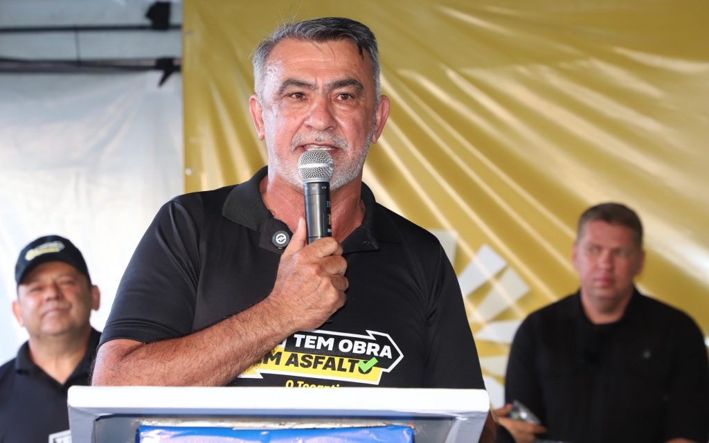 “Nosso povo merece dignidade”, afirma Amélio Cayres sobre obra asfáltica em Centenário