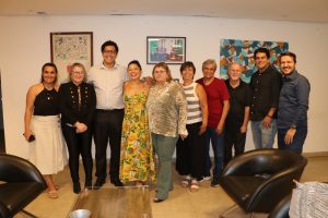 Luara Aquino (ao centro) e cineasta Eva (de amarelo) estiveram em encontro para diálogo junto a representantes do audiovisual para abordar fomento ao setor audiovisual – Foto: Flaviana OX – FCP