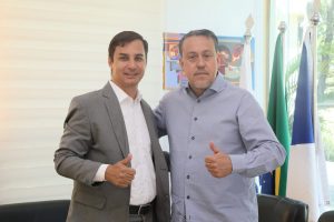 Pastor Carlos Velozo, e o deputado Estadual Dr. Danilo Alencar se reuniram nesta sexta, 11, para falar sobre demandas de saúde pública – Foto: Edu Fortes