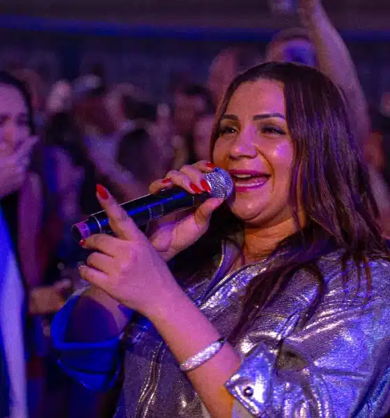 Cantora goiana mantém carreira solo paralela ao trabalho como backing vocal de Henrique & Juliano
