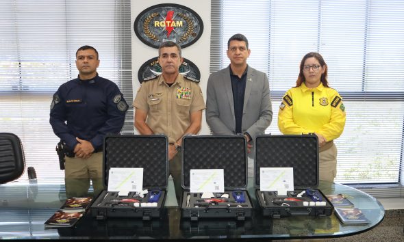 Coronel Márcio Barbosa, comandante-geral da PMTO, liderando a Operação Álcool Zero, ação conjunta com o Detran/TO para garantir a segurança no trânsito e combater a condução sob efeito de álcool no Tocantins."