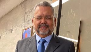 Nilomar Farias é especialista em Direito Penal, Processo Penal e Constitucional pela Academia de Polícia Civil do Estado de Goiás e tem larga experiência na atuação institucional