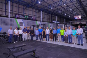 Roberto Pires e diretoria reinauguram academia do Centro de Atividades do SESI em Araguaína