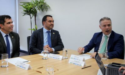 Durante o encontro, o governador também tratou da construção do anel viário no município de Axixá do Tocantins, uma das regiões diretamente impactadas com o aumento no tráfego de veículos pesados - Foto: Thiago Cruz/Governo do Tocantins