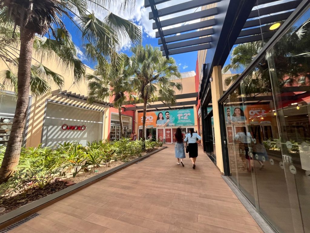 Shoppings mantêm força no varejo brasileiro mesmo com avanço do e-commerce