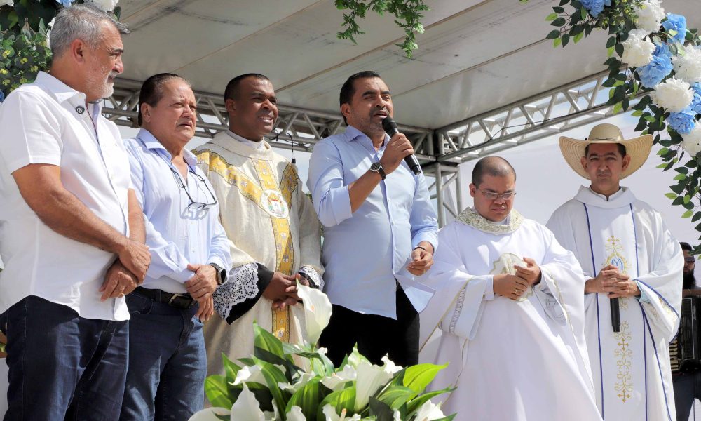 Governador participa da missa do vaqueiro Taguatinga foto Tharson Lopes