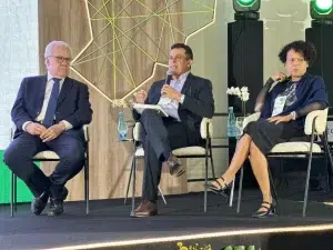 Fábio Vaz foi escolhido para mediar um dos principais painéis do evento, com a participação do presidente do Inep, Manuel Palácios, e da diretora de Avaliação da Educação Básica do Inep, Hilda Linhares (Foto: Seduc/Governo do Tocantins)