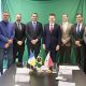 Governador Wanderlei Barbosa ao lado do ministro das Cidades, Jader Barbalho Filho, e autoridades tocantinenses durante reunião em Brasília