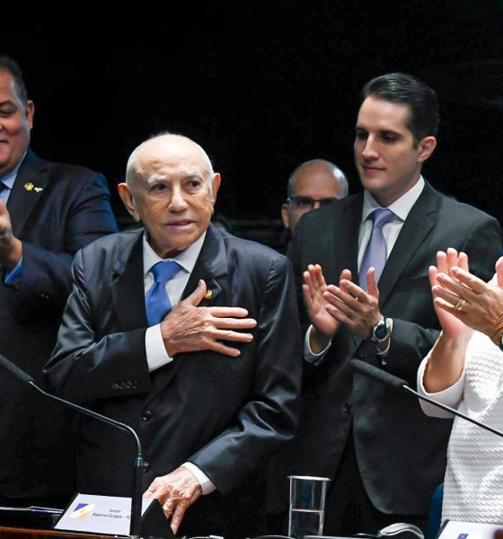 Eduardo Gomes homenageia Siqueira Campos