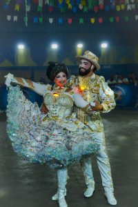 Trindade e Jaqueline Guimarães recebem o título de Melhores Noivos do Brasil. Foto divulgação