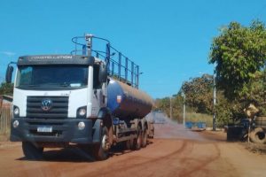 Ação “Taca água, Palmas” no setor Água Fria, região norte de Palmas – Foto: Divulgação