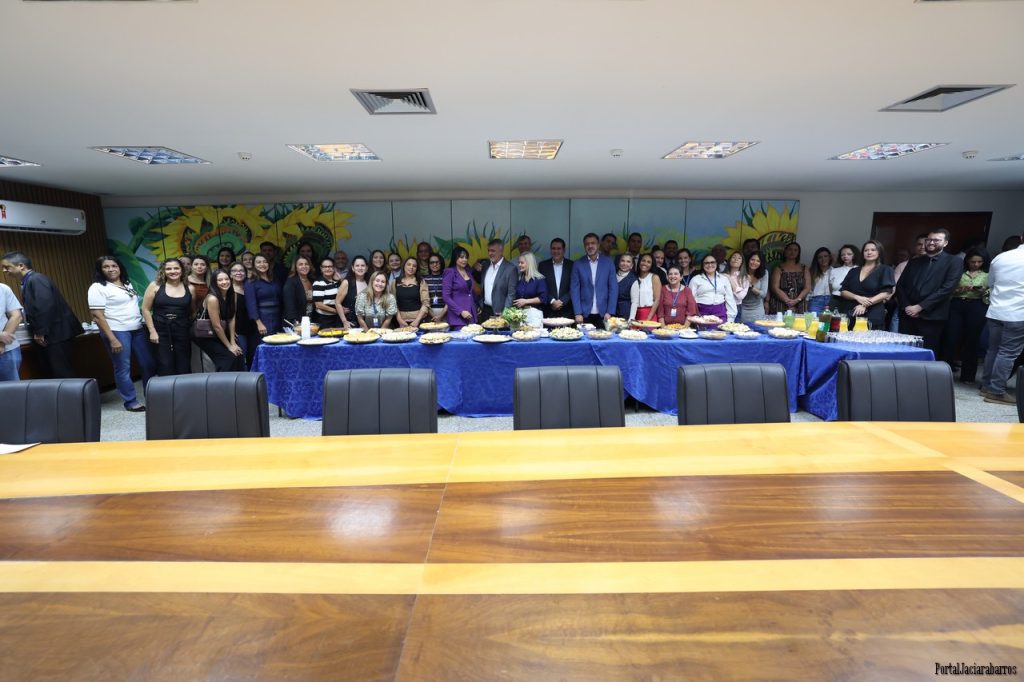 Assembleia em festa: presidente Amélio Cayres celebra aniversário