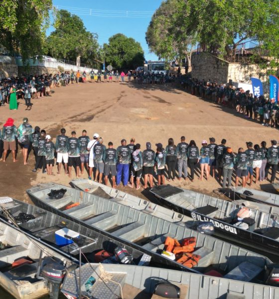 Voluntários retiram cerca de 20 toneladas de lixo do Rio Tocantins em Peixe