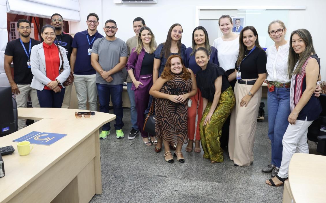 Colaboradores percorreram dependências da Casa e puderam conhecer as rotinas administrativas Silvio Santos