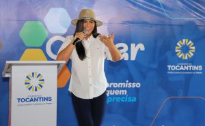 Primeira-dama e secretária de Participações Sociais, Karinne Sotero no lançamento programa Cuidar - Adilvan Nogueira/Governo do Tocantins