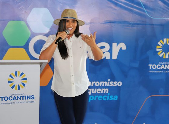 Primeira-dama e secretária de Participações Sociais, Karinne Sotero no lançamento programa Cuidar - Adilvan Nogueira/Governo do Tocantins